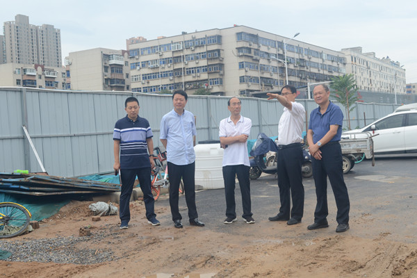 hth官方网页版-hth（中国）党委书记秦广远调研西站路工程