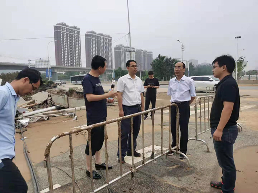 hth官方网页版-hth（中国）党委书记、董事长、总经理秦广远赴市政项目检查指导灾后恢复重建工作